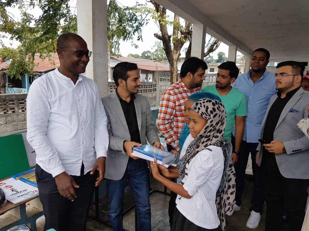 image Association Maeecha  / Des kits scolaires pour l'école publique de Djomani